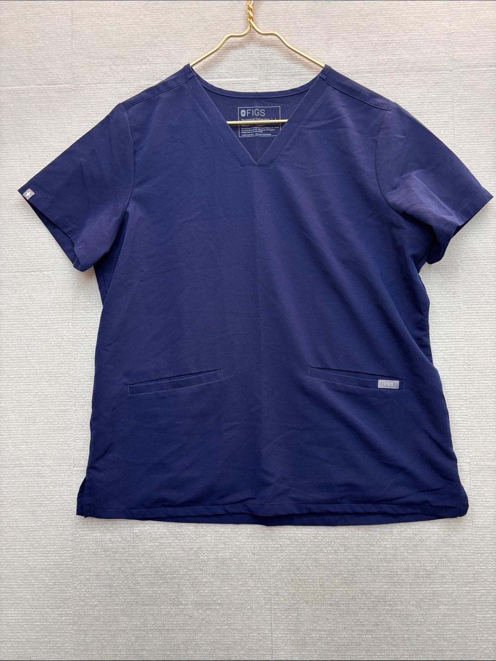 FIGS | large Navy Short-Sleeve V-Neck Scrub Top